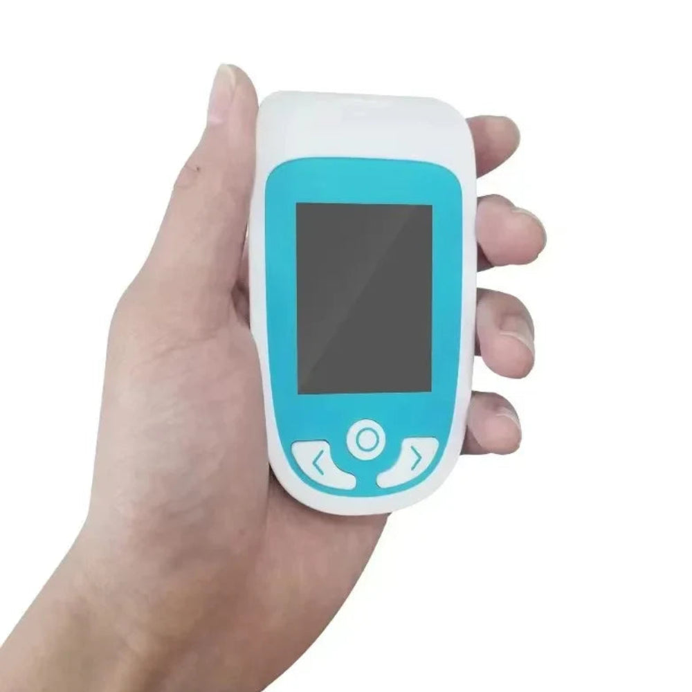 Domowy zestaw do pomiaru glukozy i cholesterolu: glukometr, paski testowe, nakłuwacz. Szybki test.