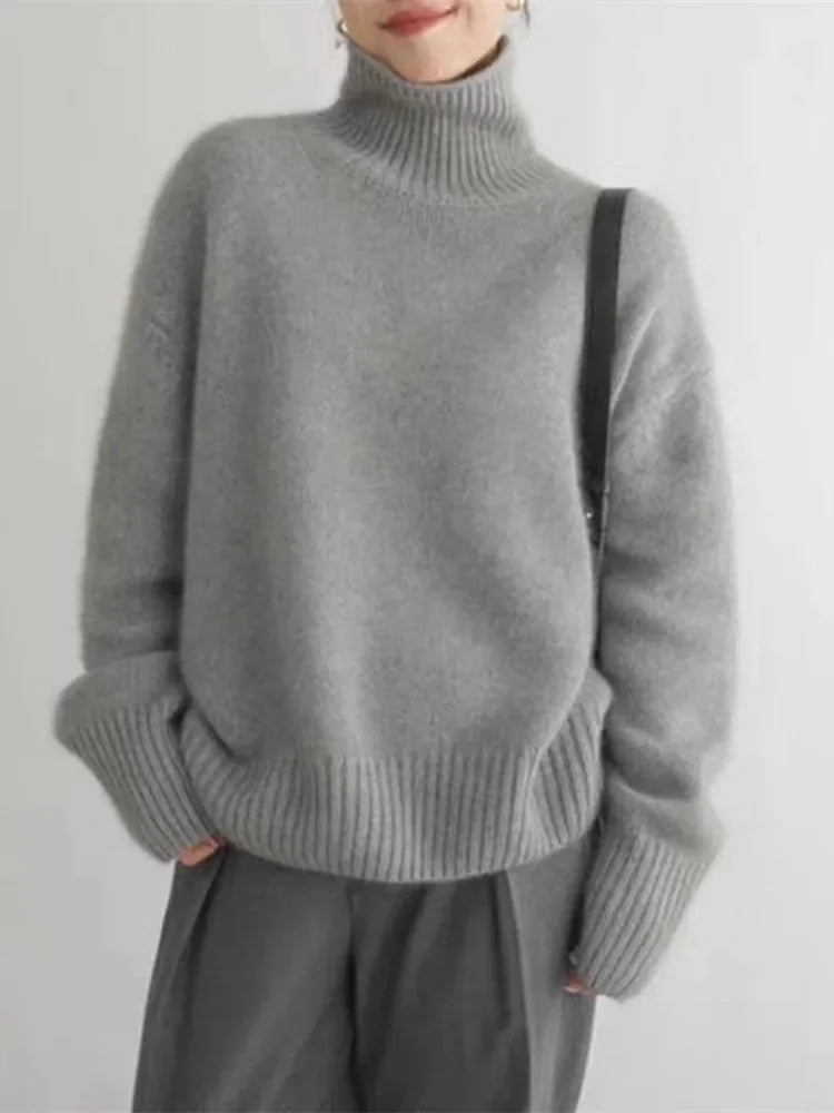 Beżowy sweter z golfem, damski elegancki sweter z długim rękawem