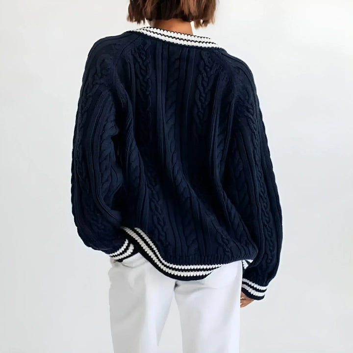 Granatowy sweter damski oversize z dekoltem V, modna dzianina na jesień i zimę