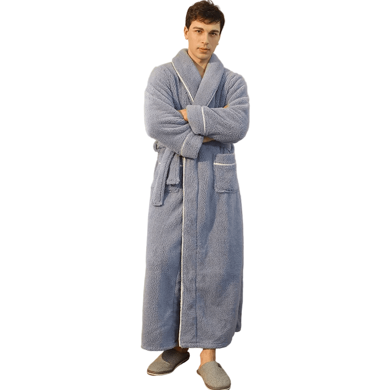 Domowy szlafrok flanelowy unisex. Puszysty, komfortowy i ciepły, świetny na relaks po kąpieli.