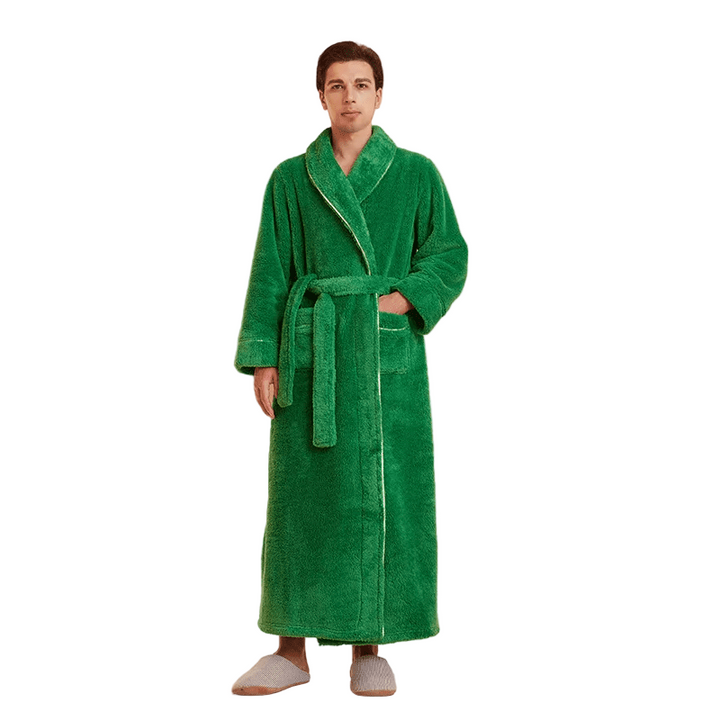 Szlafrok z puszystej flaneli, idealny na relaks. Unisex, ciepły i wygodny z paskiem na zimę.