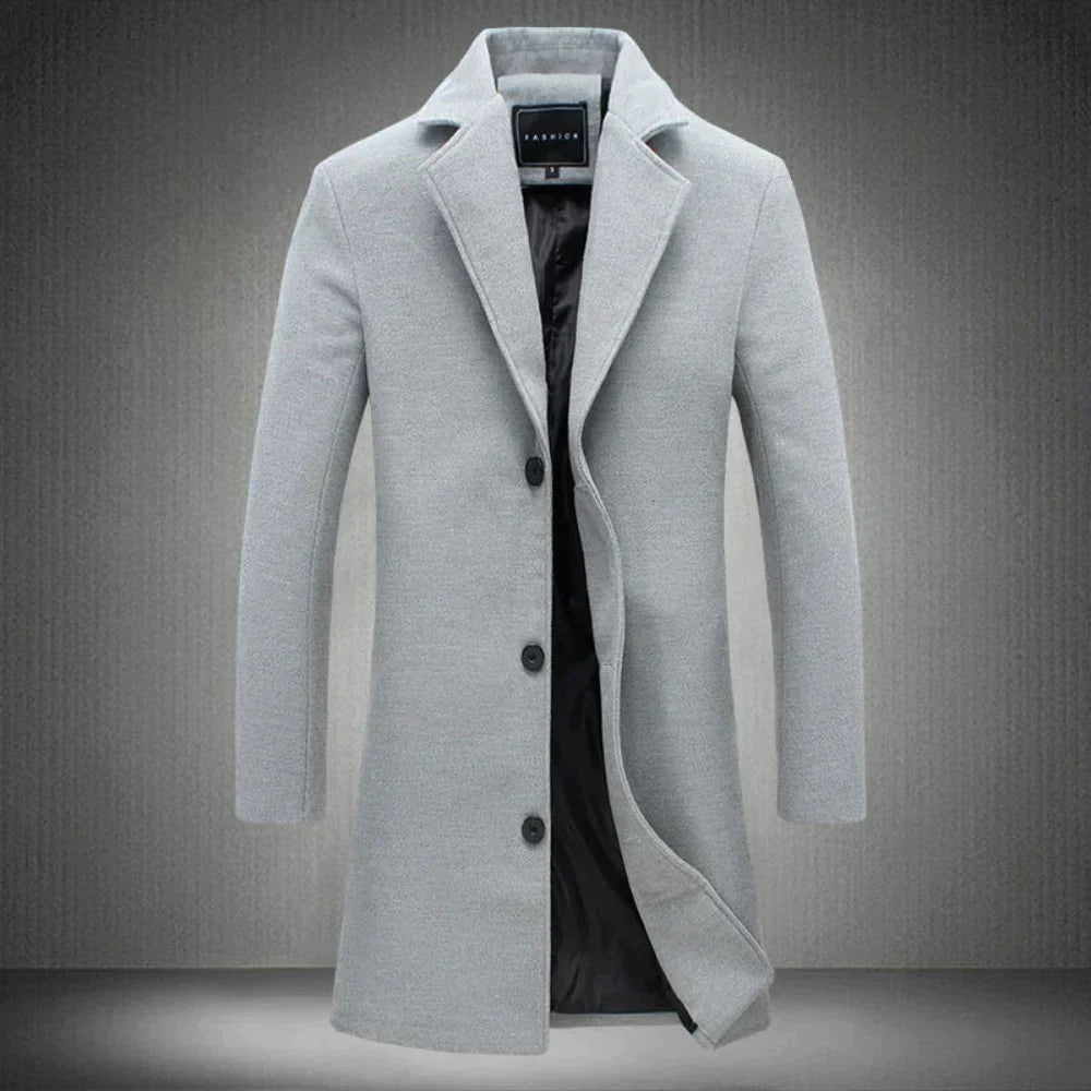 Stylowy płaszcz męski zimowy z klapami, elegancka odzież męska na zimę