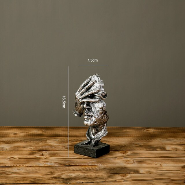 Miniatura Trzy Małpki, symbolika mądrości. Idealna ozdoba na półkę lub biurko.