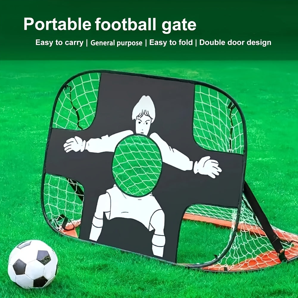 Dziecko gra w piłkę nożną, strzelając do składanej bramki 2w1. Sprzęt sportowy do zabawy i treningu.