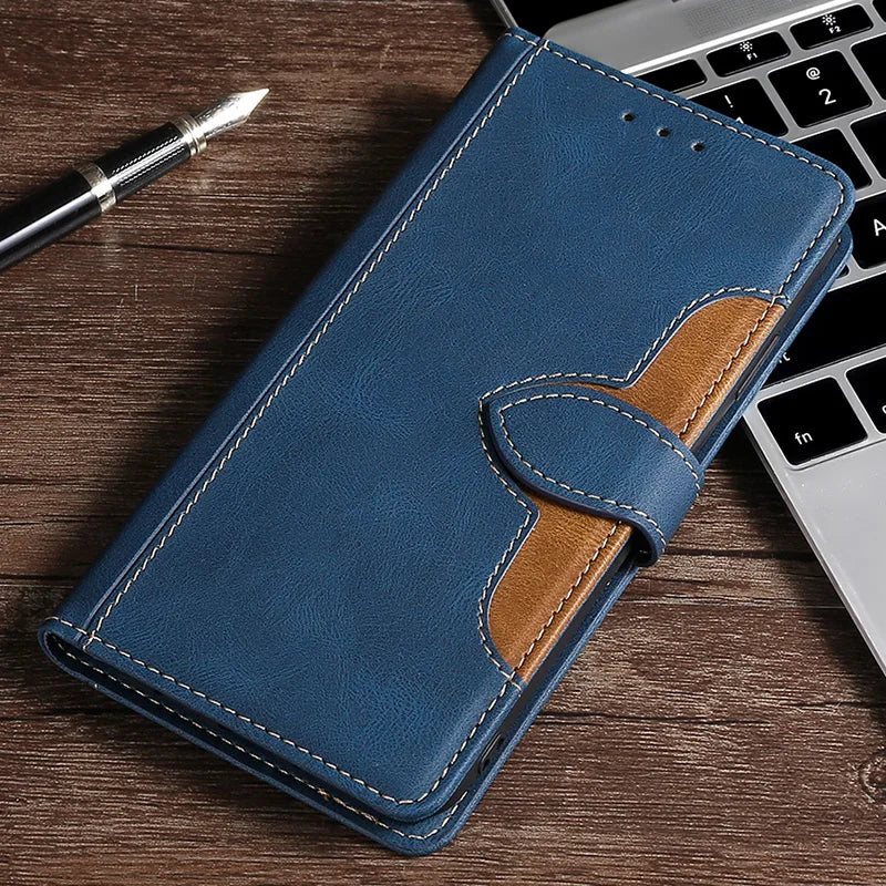 Tył skórzanego etui-portfela magnetycznego do iPhone'a z precyzyjnym wycięciem na aparat. Ochrona.