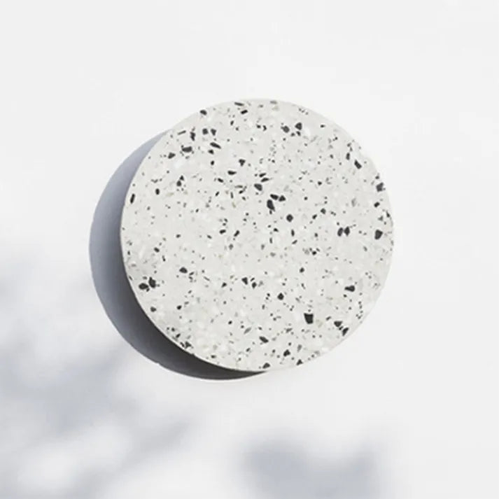 Elegancka lampa ścienna z terrazzo. Skandynawskie oświetlenie do salonu, sypialni, przedpokoju. Modne wnętrza.