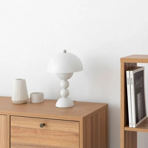 Nowoczesna skandynawska lampa stołowa LED, ładowalna. Designerskie oświetlenie do sypialni i salonu.