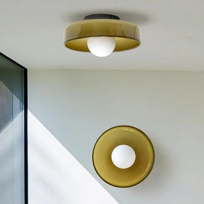 Nowoczesna lampa sufitowa LED z energooszczędnym oświetleniem, idealna do wnętrz skandynawskich.