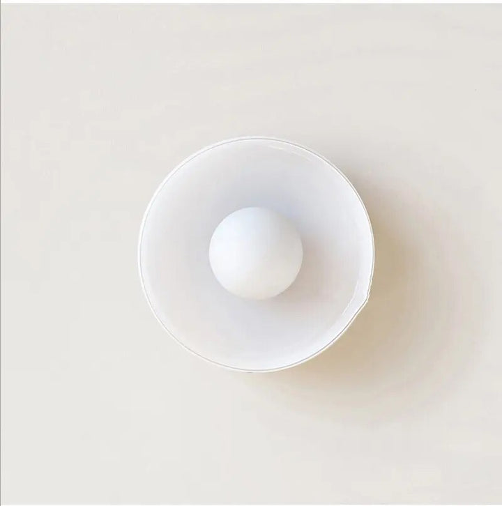 Designerska lampa sufitowa LED w stylu skandynawskim, doskonała dekoracja i źródło światła.