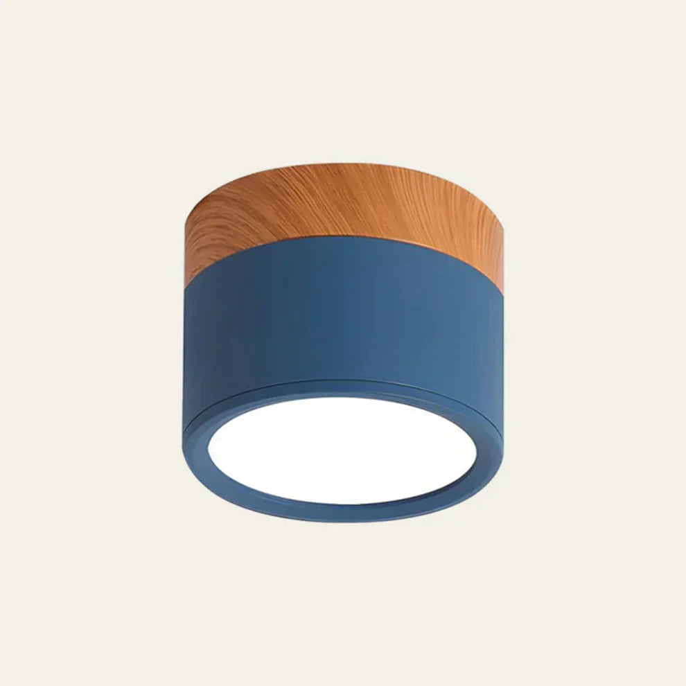 Lampa sufitowa LED natynkowa do salonu. Smukłe, skandynawskie oświetlenie akcentowe.