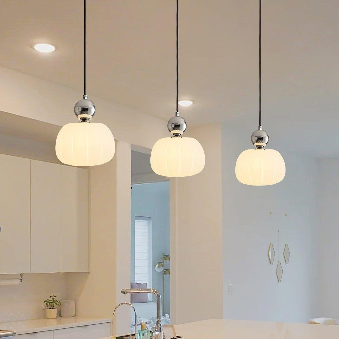 Designerska lampa sufitowa LED, minimalistyczny wystrój wnętrz.