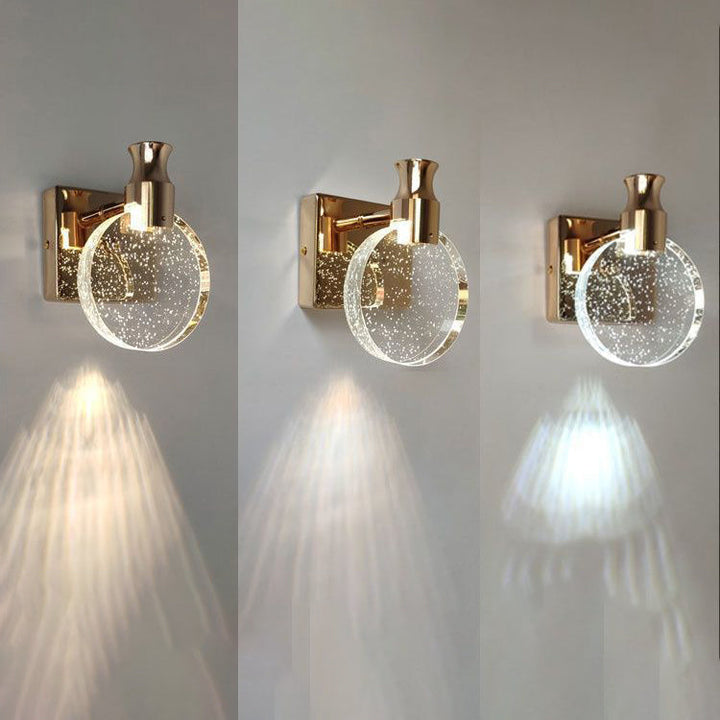 Elegancki kinkiet LED z kryształem, złoty. Nastrojowa lampa ścienna skandynawska do sypialni.