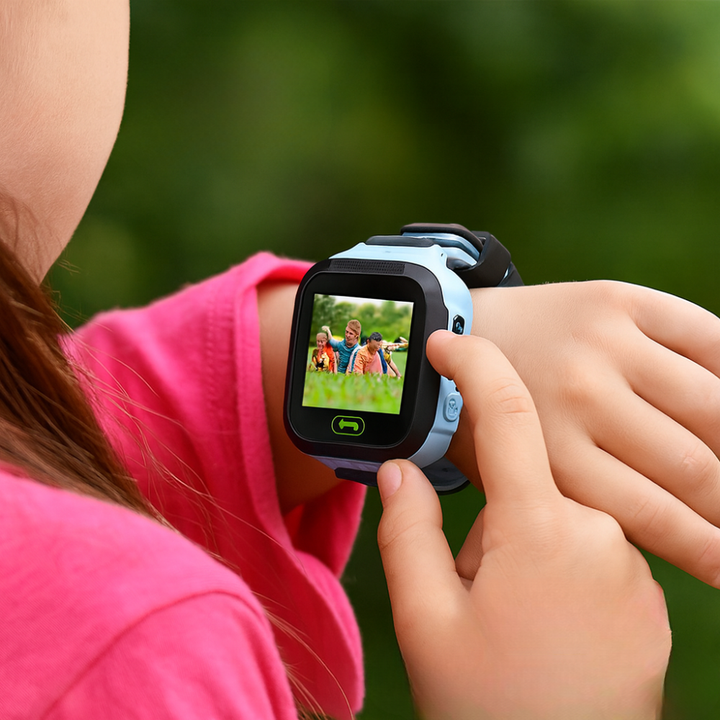 Kolorowy dotykowy smartwatch dla dzieci z lokalizacją LBS i aparatem. Idealny gadżet zapewniający spokój rodziców.