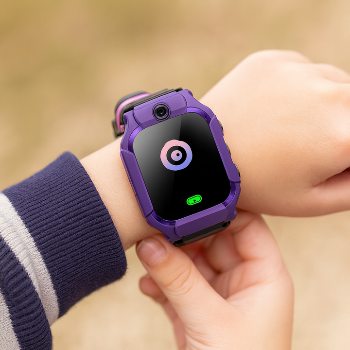 Bezpieczny smartwatch dla dziecka z kamerą i funkcją lokalizacji LBS. Rodzice mogą monitorować i komunikować się z pociechą.