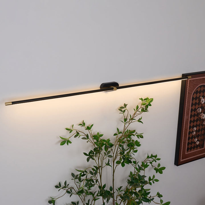 Nowoczesna smukła lampa LED nad lustro, łazienkowa, złota, energooszczędna.