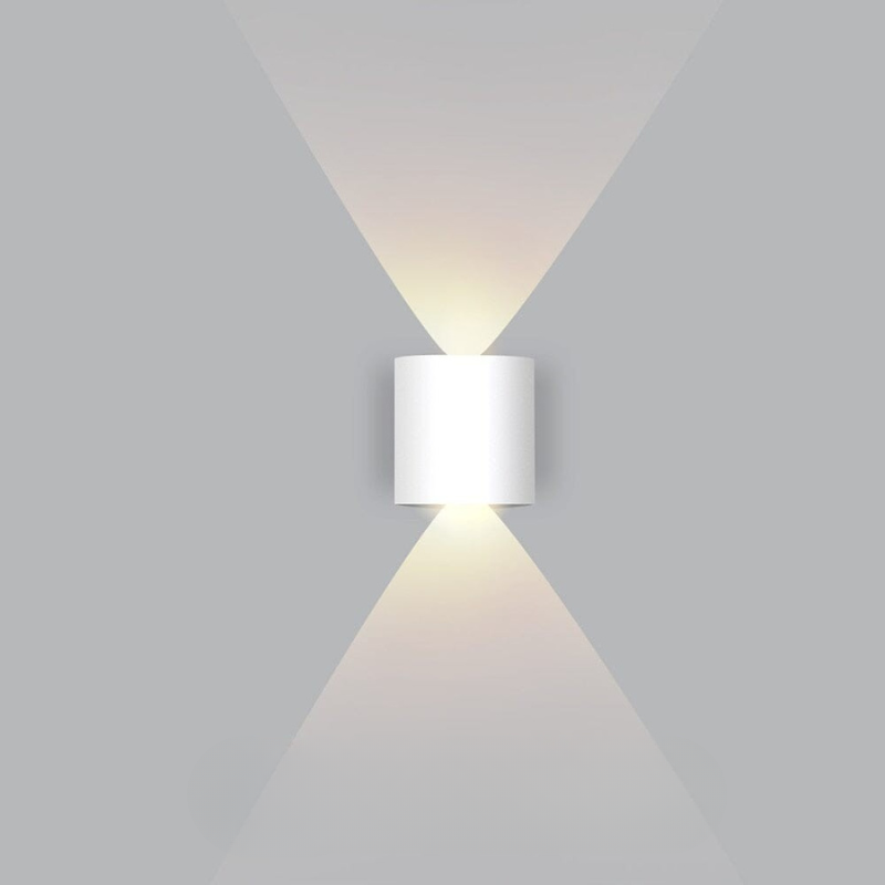 Wodoodporna lampa ścienna LED, energooszczędna, smukła, do zewnętrznego oświetlenia tarasu.