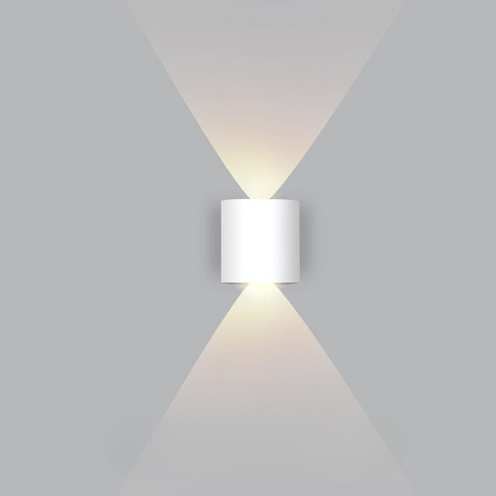 Wodoodporna lampa ścienna LED, energooszczędna, smukła, do zewnętrznego oświetlenia tarasu.