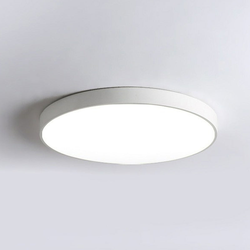 Designerska, nowoczesna okrągła lampa LED, idealna jako oświetlenie sufitowe do salonu lub sypialni.