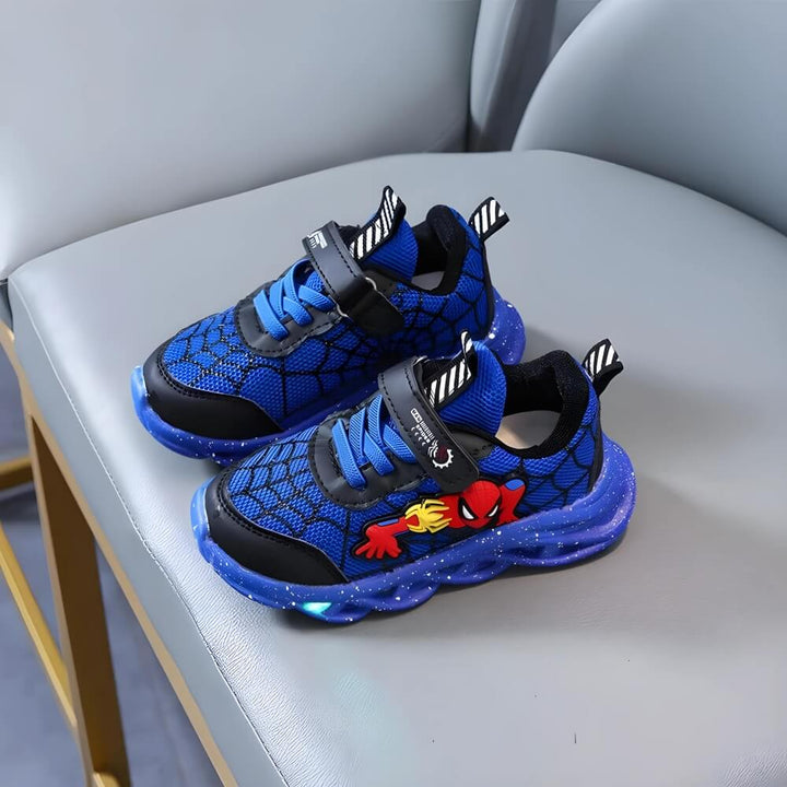 Świecące sneakersy dziecięce z LED z boku w pełnymświetle