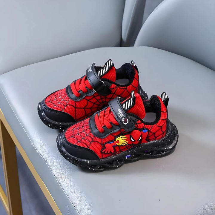 Buty dla dzieci z diodami LED pokazane od podeszwy