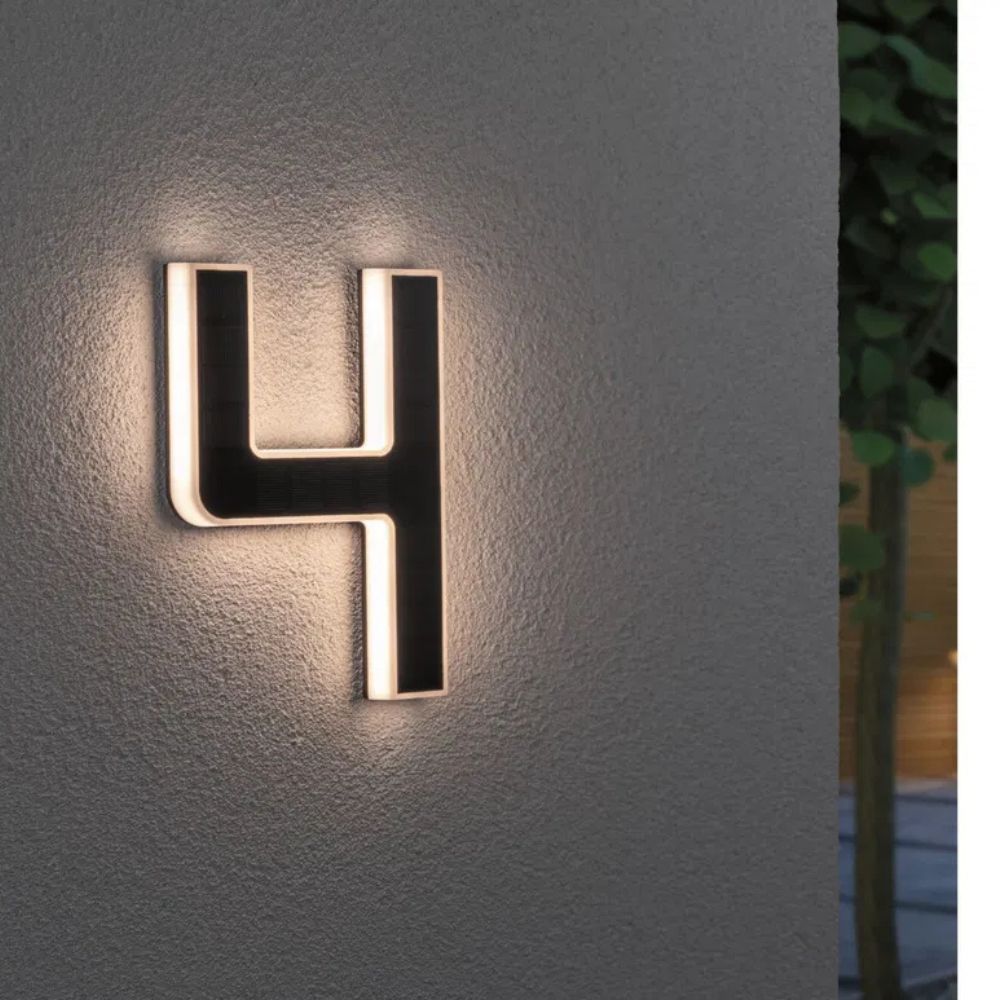 Energooszczędna lampa solarna LED jako podświetlenie numeru domu