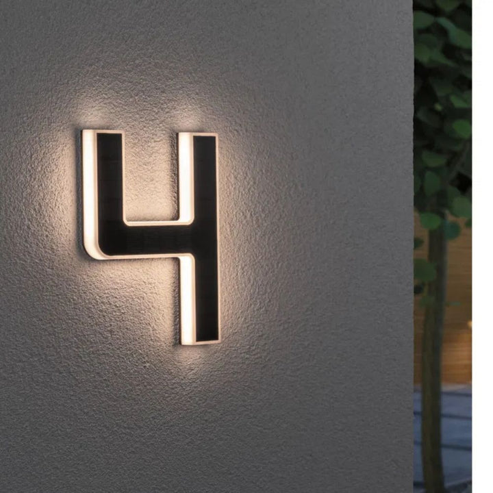 Energooszczędna lampa solarna LED jako podświetlenie numeru domu