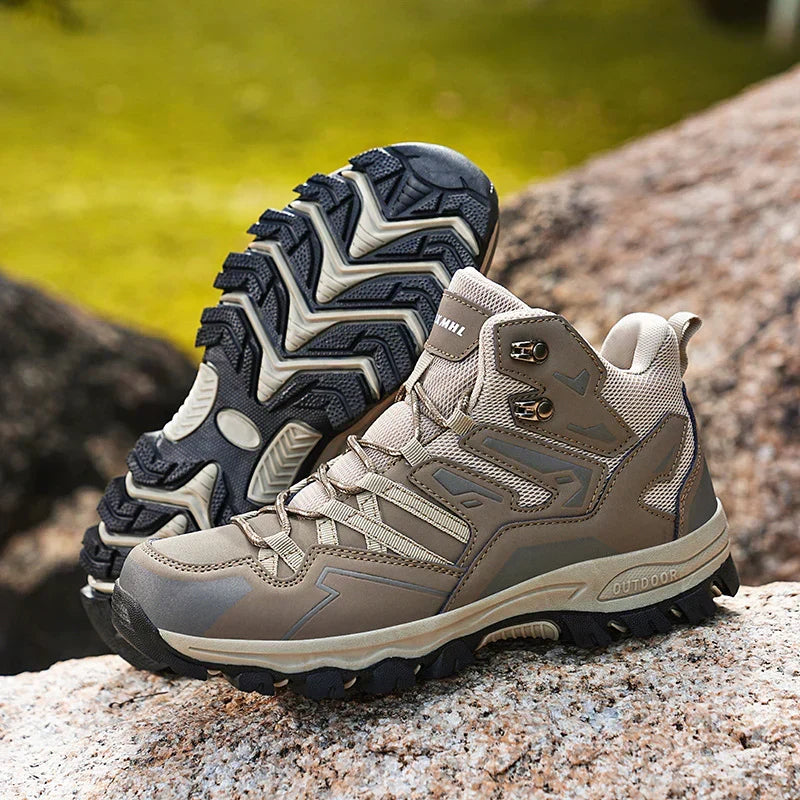 Męskie buty do wędrówek, o nowoczesnym designie i wysokiej funkcjonalności.