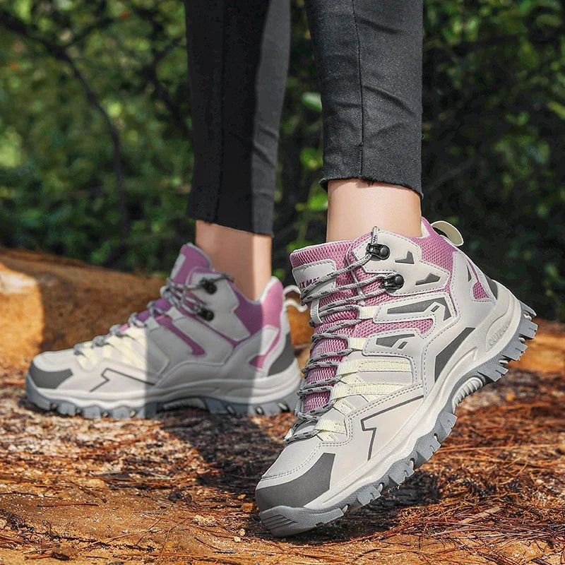 Damskie buty trekkingowe z solidną podeszwą, idealne na długie wędrówki.