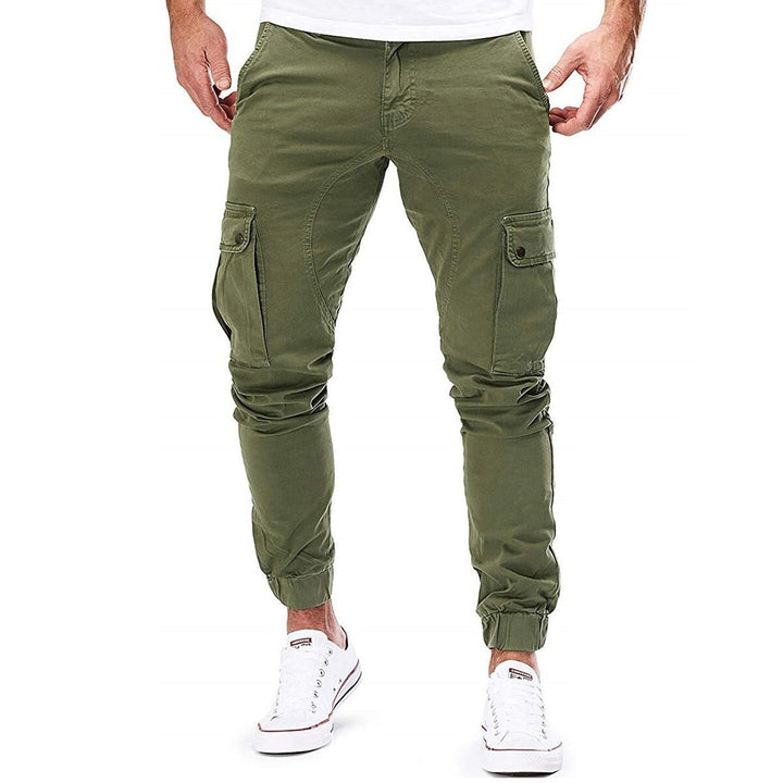 Czarne spodnie cargo męskie Patryk – idealne do casualowych stylizacji.