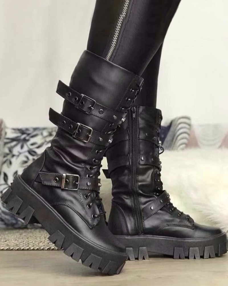 Buty zimowe damskie – czarne botki na platformie w stylizacji miejskiej