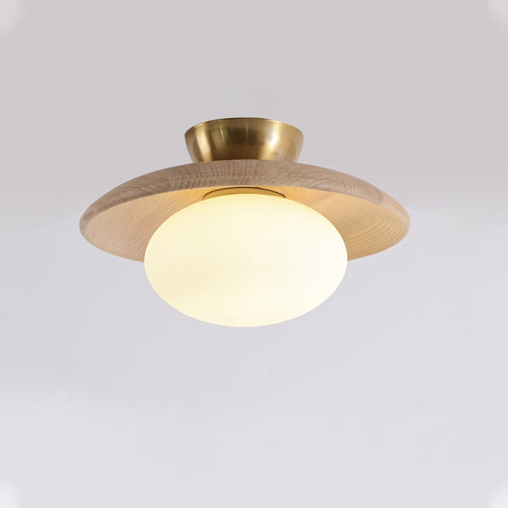 Nowoczesna lampa sufitowa. Oświetlenie do salonu i sypialni, drewno i matowe szkło. Stylowy design.
