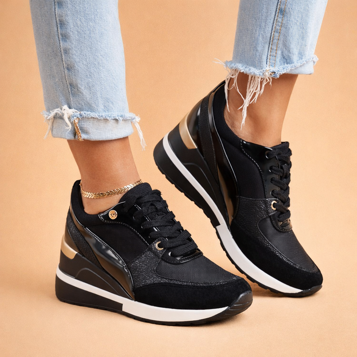 Złote damskie trampki casualowe. Eleganckie i lekkie sneakersy, idealne do mody codziennej.
