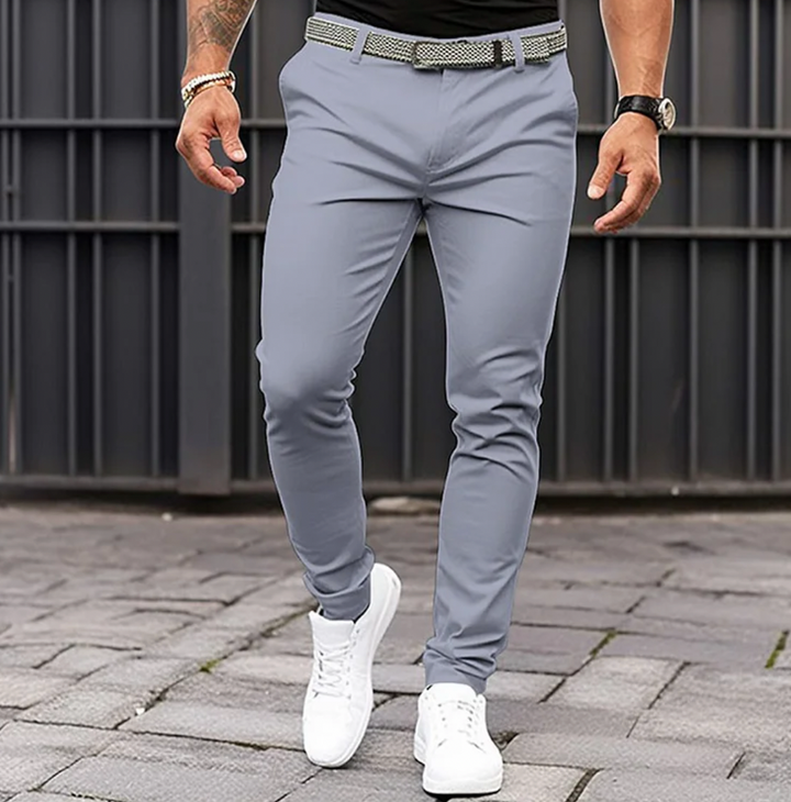 Męskie spodnie dopasowane, rekreacyjne. Eleganckie, komfortowe spodnie na co dzień, do casualowych stylizacji.