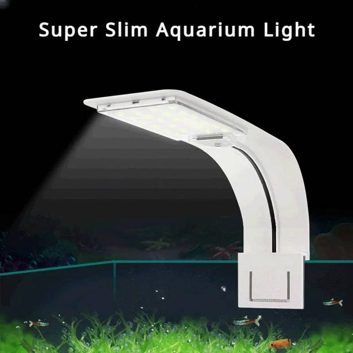 Lampa LED do akwarium, wspierająca wzrost roślin wodnych i podkreślająca naturalne, żywe kolory podwodnego świata.