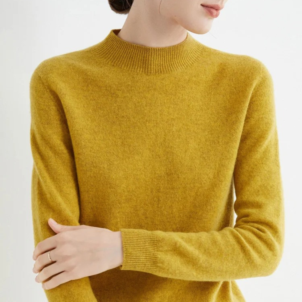 Fioletowy sweter damski z miękkiej dzianiny, elegancki i modny model na co dzień.