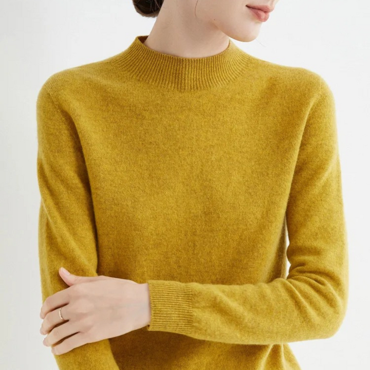 Fioletowy sweter damski z miękkiej dzianiny, elegancki i modny model na co dzień.