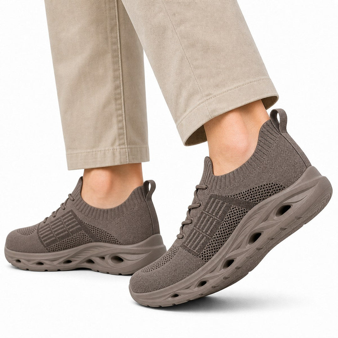 Zielone buty sportowe codzienne zestawione z casualowym strojem