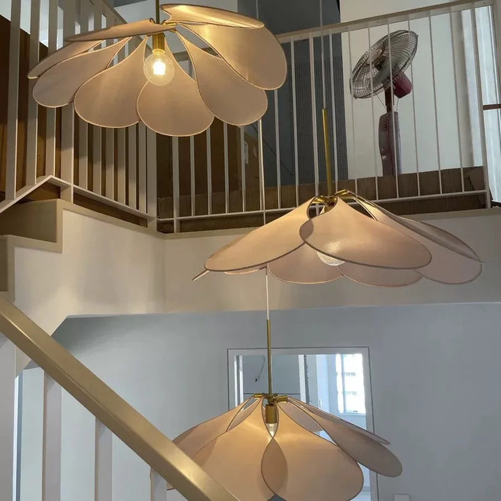 Nowoczesna Lampa Wisząca w Kształcie Kwiatu