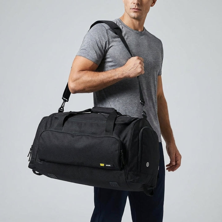 Sportowa torba duffel TravelPort z wodoodpornego materiału, doskonała organizacja bagażu.