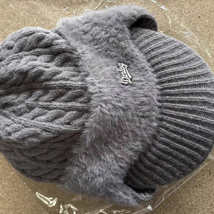 Unisex czapka trapper z daszkiem i osłonami uszu, świetna na codzienne noszenie.