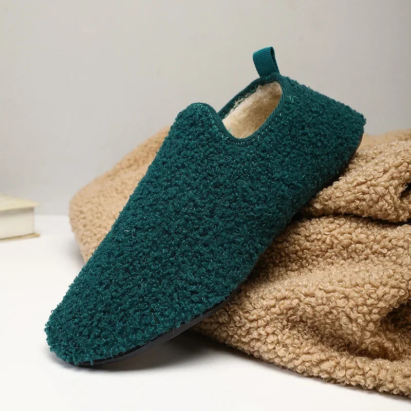 Unisex kapcie domowe, szare, antypoślizgowe dla komfortu i relaksu w domu.