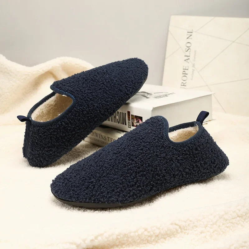 Relaksujące kapcie unisex, z antypoślizgową podeszwą dla bezpieczeństwa i wygody.