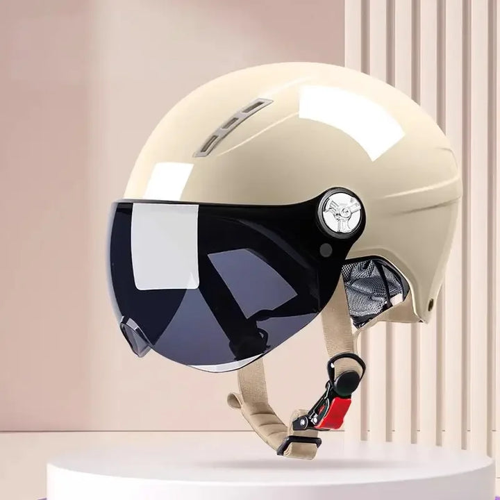 Szary, różowy, khaki kask motocyklowy z ochroną UV. Lekki i stylowy, idealny na motocykl i rower.