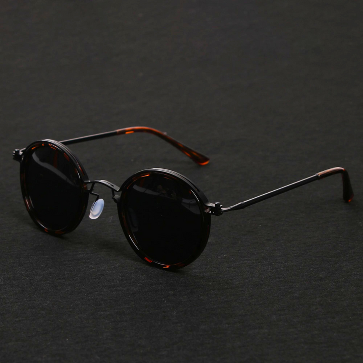 Złote okulary przeciwsłoneczne unisex Terra. Eleganckie, modne, z pełną ochroną UV400.