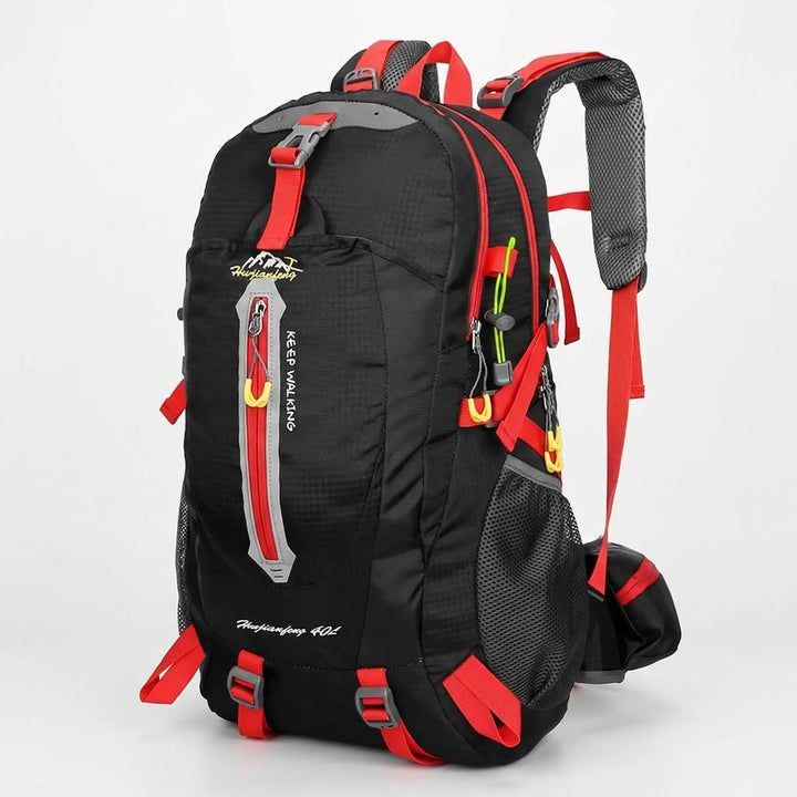 Dedykowana kieszeń na laptopa w plecaku trekkingowym 40L. Bezpieczny, uniwersalny na podróże i do pracy.