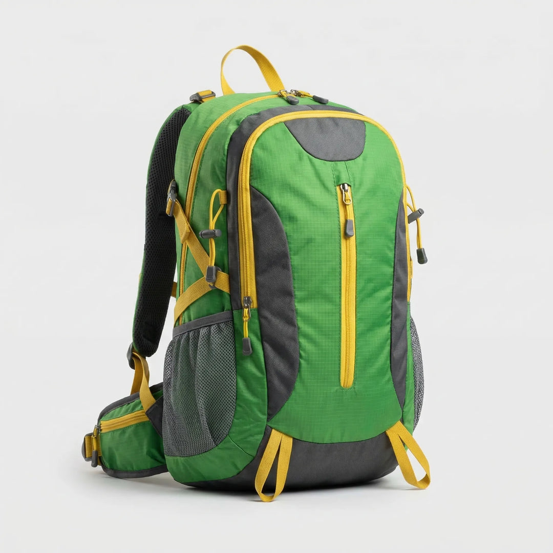 Front plecaka trekkingowego 40L unisex. Wytrzymały, wodoodporny design do wędrówek, podróży i aktywności outdoor.