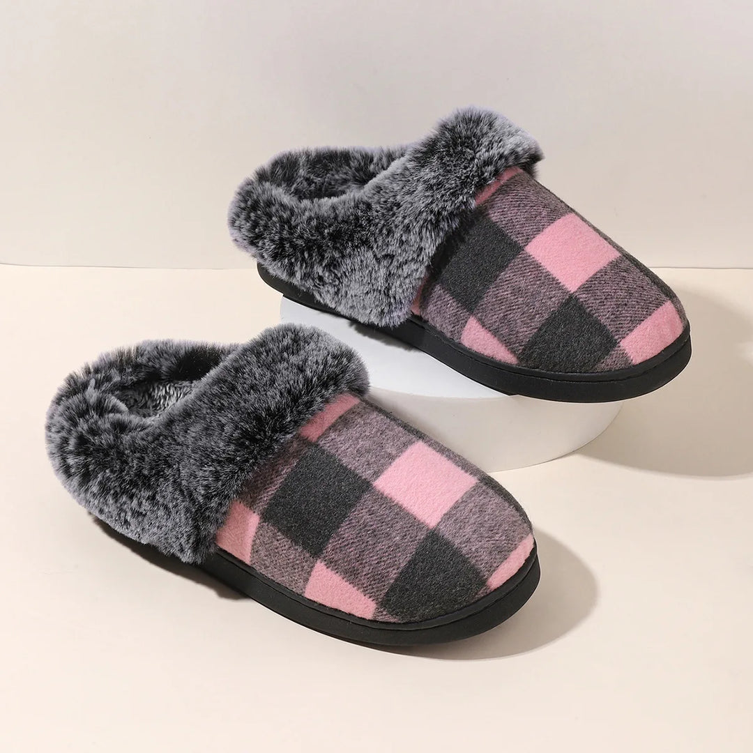 Komfortowe kapcie domowe unisex, zimowe, idealne do relaksu i odpoczynku w domu.