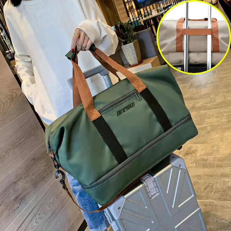 Torba fitness Nichole z organizerem, dedykowaną przegrodą na buty i kieszenią na mokre rzeczy. Niezbędne akcesoria.