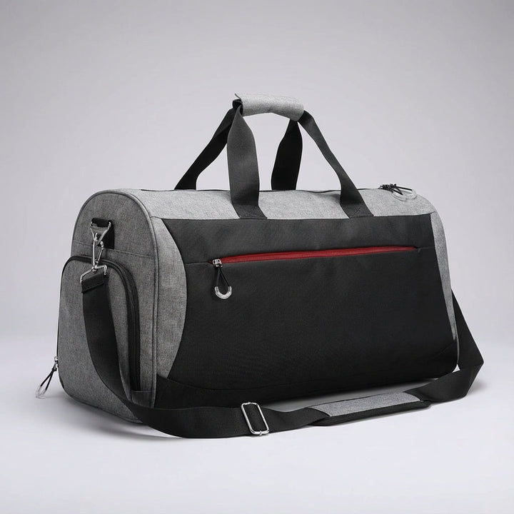 Czarna, wodoodporna torba marynarska 30L TravelDry. Praktyczna na trening, siłownię, wyjazdy weekendowe.