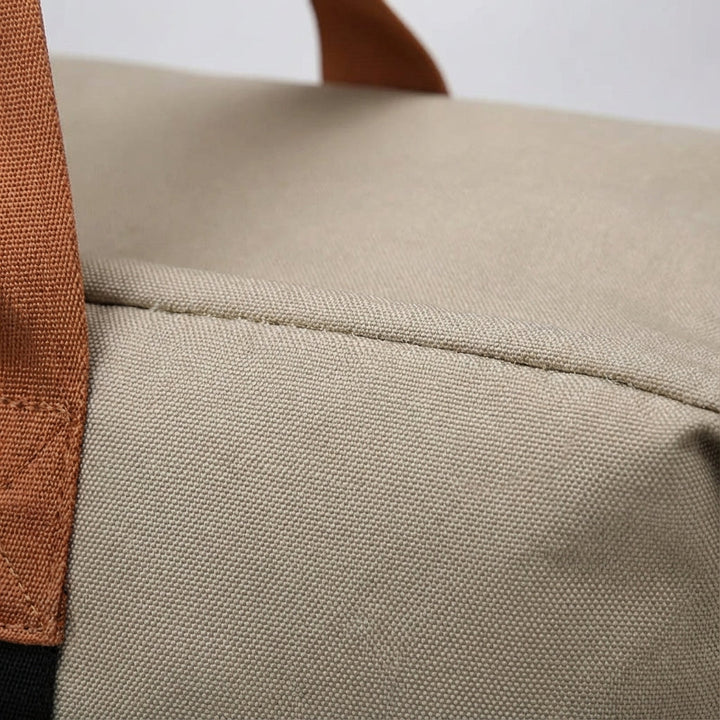 Czarna torba sportowa i podróżna unisex 46 cm z oddzielnymi przegrodami na buty i organizerem.